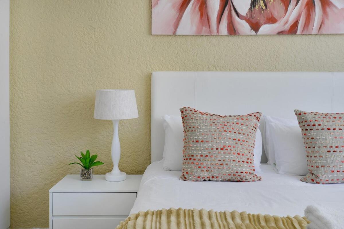 Charming Sea Point Haven 50m To Ocean Cape Town